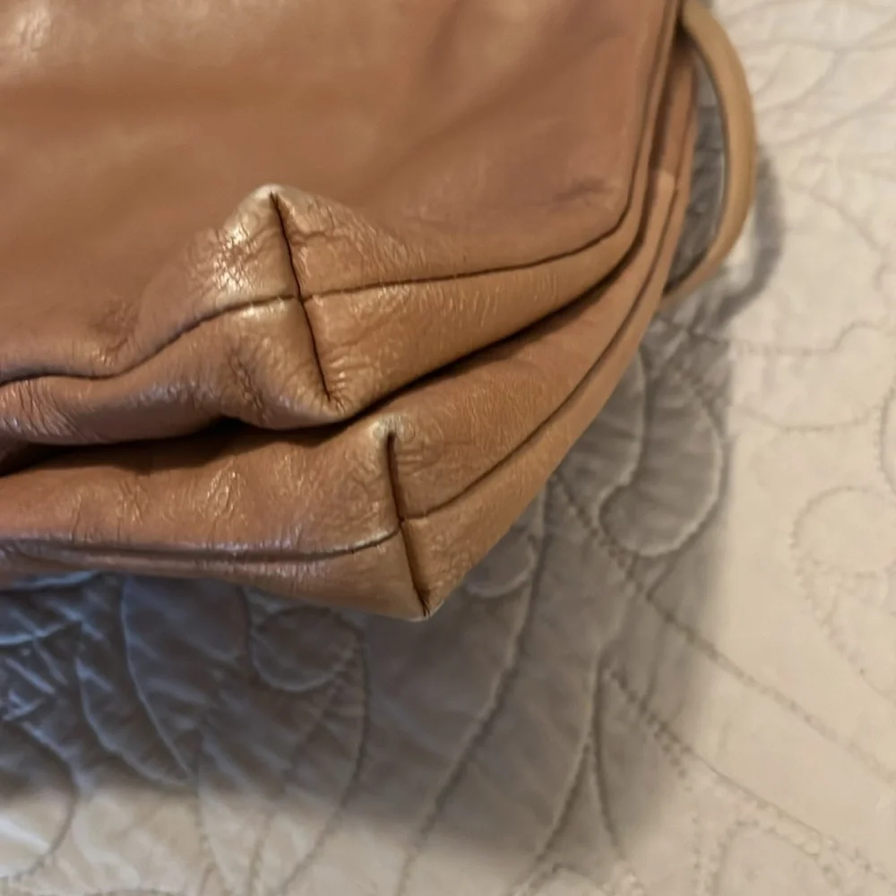 Banana Republic Boho Rug & Tan Leather Bag Gap Off White Leather Wristlet Bundle